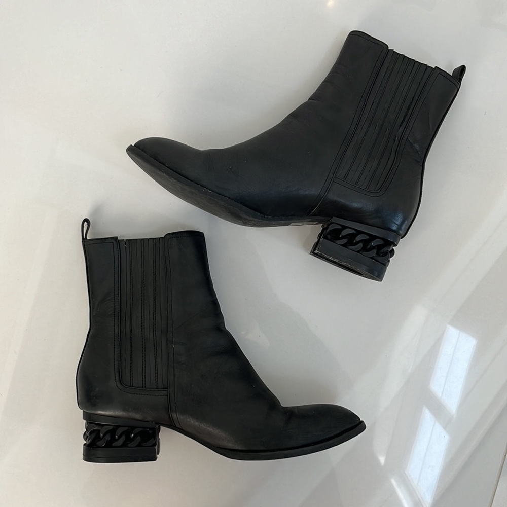 Jeffrey Campbell Howell Chelsea Boot Size 8.5